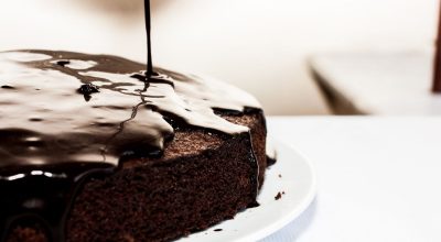Bolo de chocolate na panela de arroz