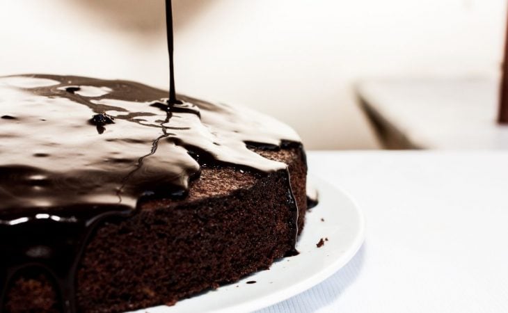 Bolo de chocolate na panela de arroz