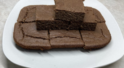 Bolo de chocolate sem açúcar e sem farinha
