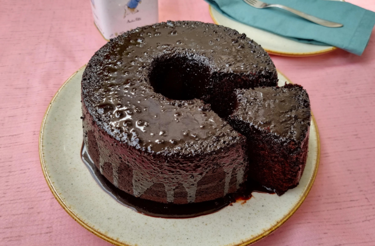Bolo de chocolate simples