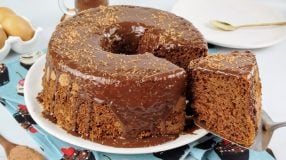 Bolo de chocolate simples e fácil