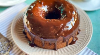 Bolo de chocolate simples e fofinho