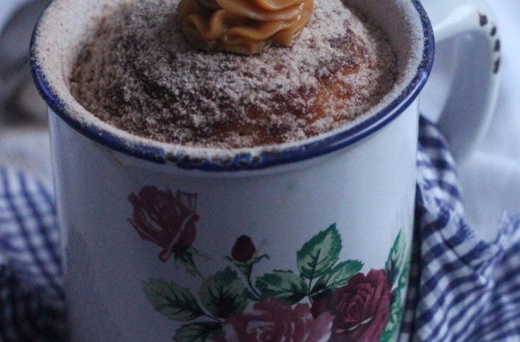 Bolo de churros de caneca