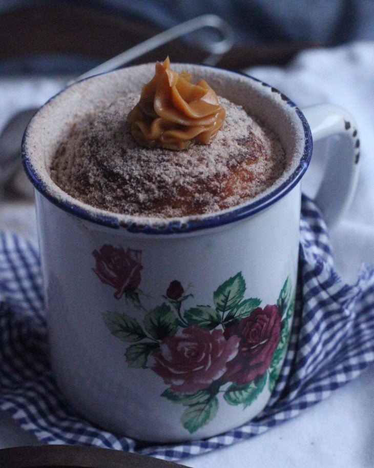 Bolo de churros de caneca