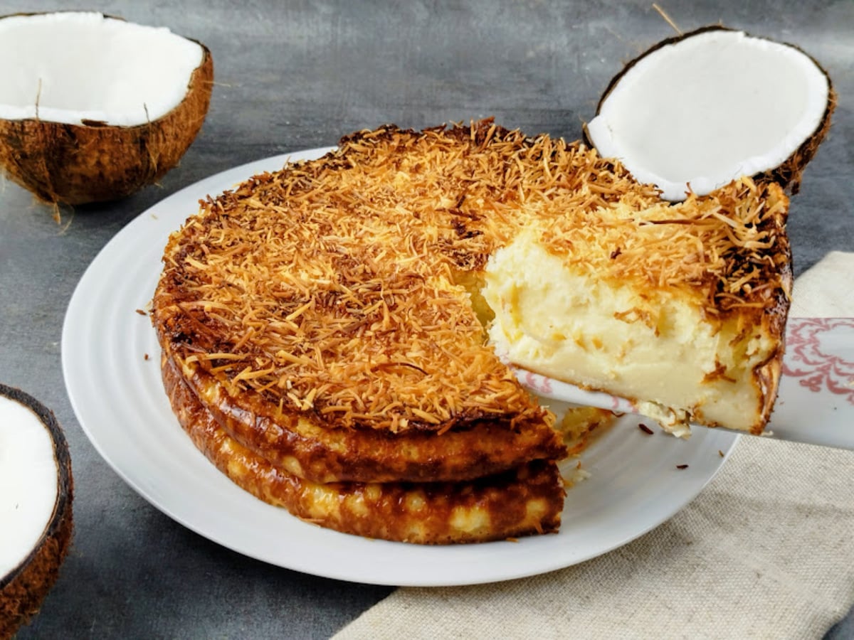 Bolo de coco com leite condensado