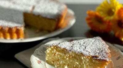 Bolo de coco com leite condensado e queijo