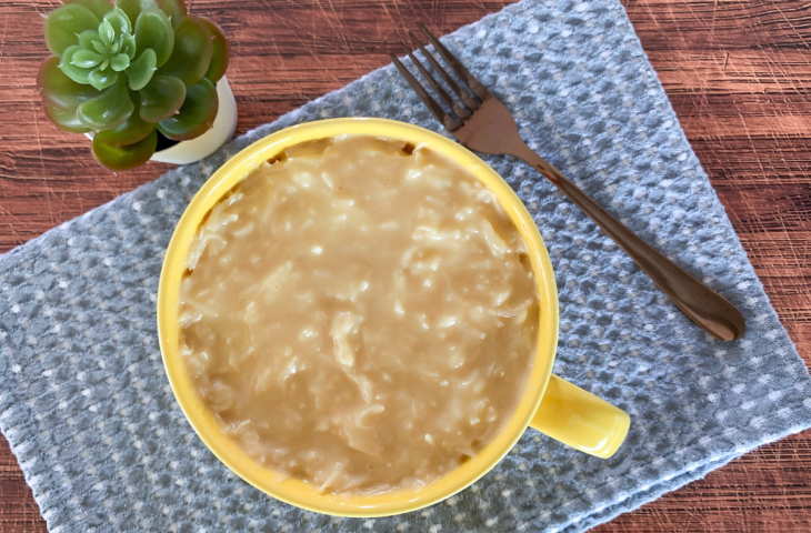 Bolo de coco de caneca fácil