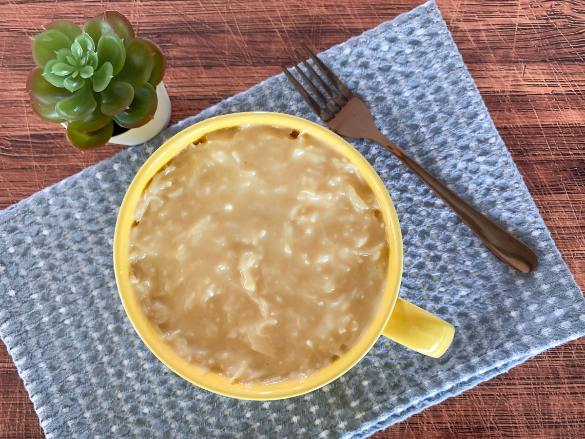 Bolo de coco de caneca fácil
