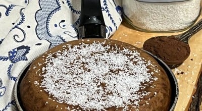 Bolo de coco e cacau de frigideira