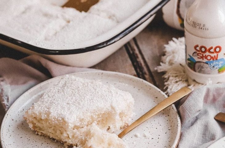 Bolo de coco gelado vegano