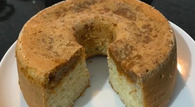 Bolo de coco recheado com doce de leite fácil