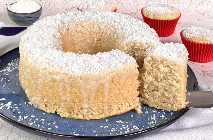 Bolo de coco sem glúten e lactose