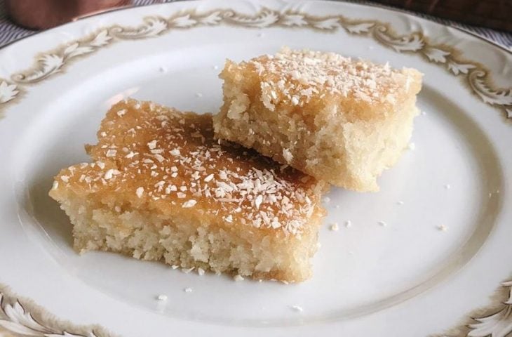 Bolo de coco vegano