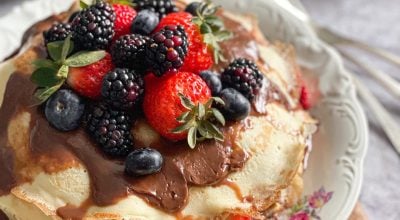 Bolo de crepe com ganache de chocolate