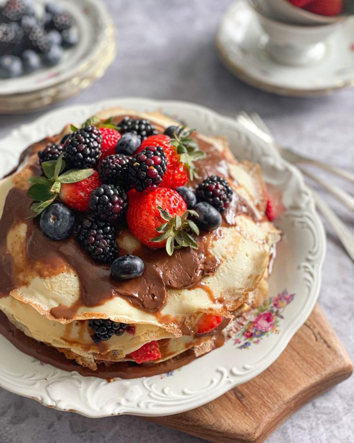 Bolo de crepe com ganache de chocolate