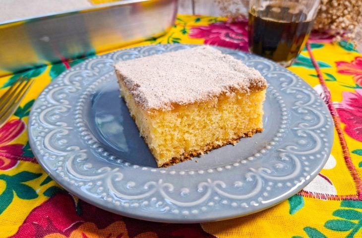 Bolo de farinha de trigo com fubá