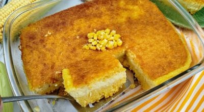 Bolo de flocão de milho cremoso