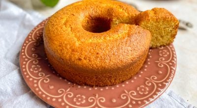 Bolo de flocão de milho fácil e rápido