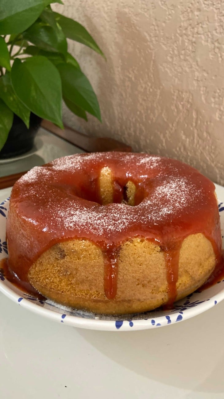 Bolo de fubá com goiabada na airfryer