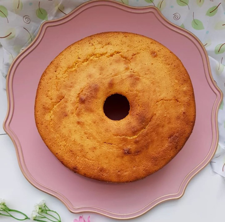 Bolo de fubá com leite de coco