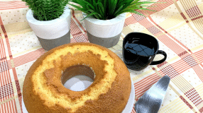 Bolo de fubá com Maizena e erva-doce