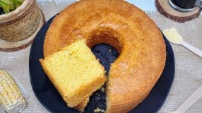 Bolo de fubá cozido
