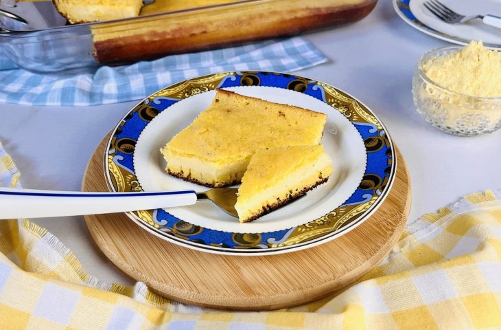 Bolo de fubá cremoso fácil
