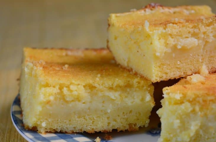 Bolo de fubá cremoso na airfryer