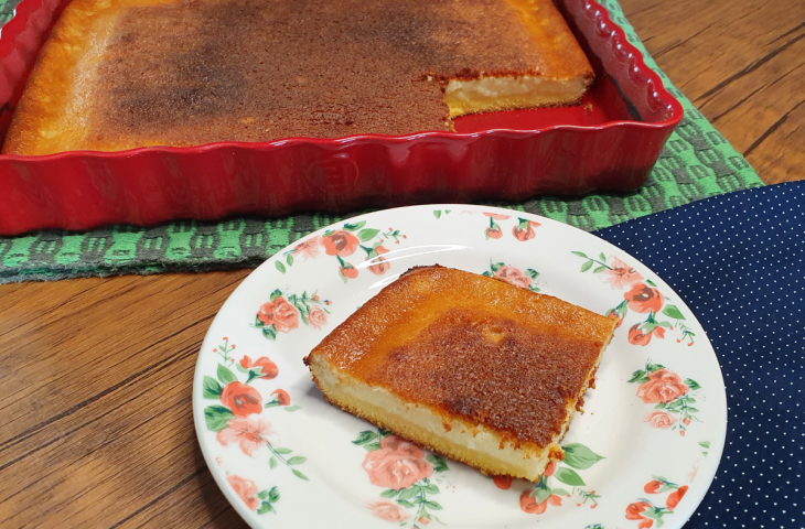 Bolo de fubá cremoso no liquidificador
