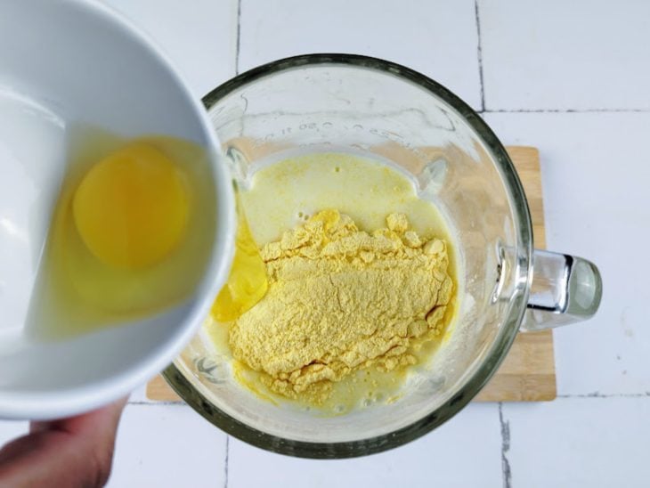 ingredientes do bolo de fubá no liquidificador