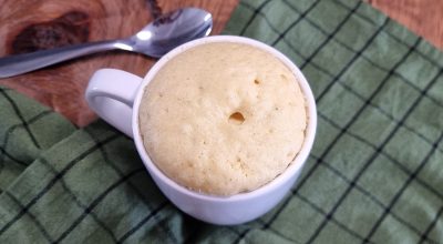 Bolo de fubá de caneca simples