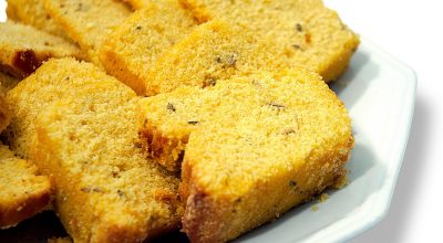 Bolo de fubá na panela de arroz