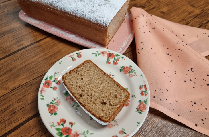Bolo de iogurte com canela