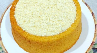 Bolo de iogurte com cobertura de Ninho