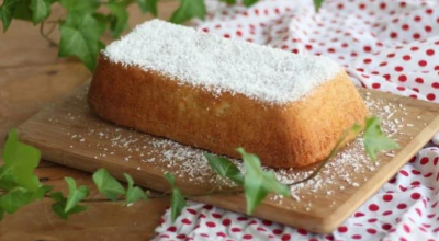 Bolo de coco com iogurte
