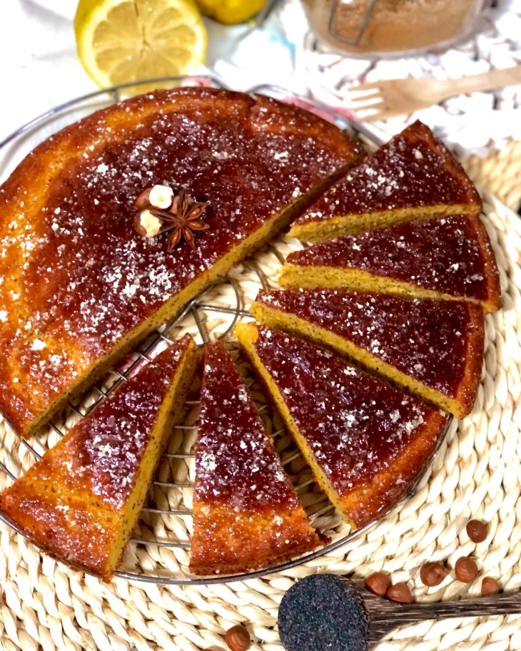 Bolo de iogurte com limão e sementes de papoila