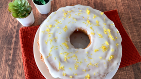 Bolo de iogurte com limão siciliano