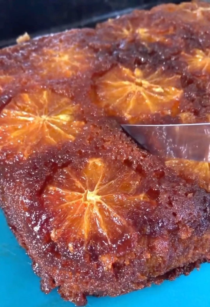 Bolo de laranja caramelizado