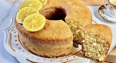 Bolo de laranja com casca simples