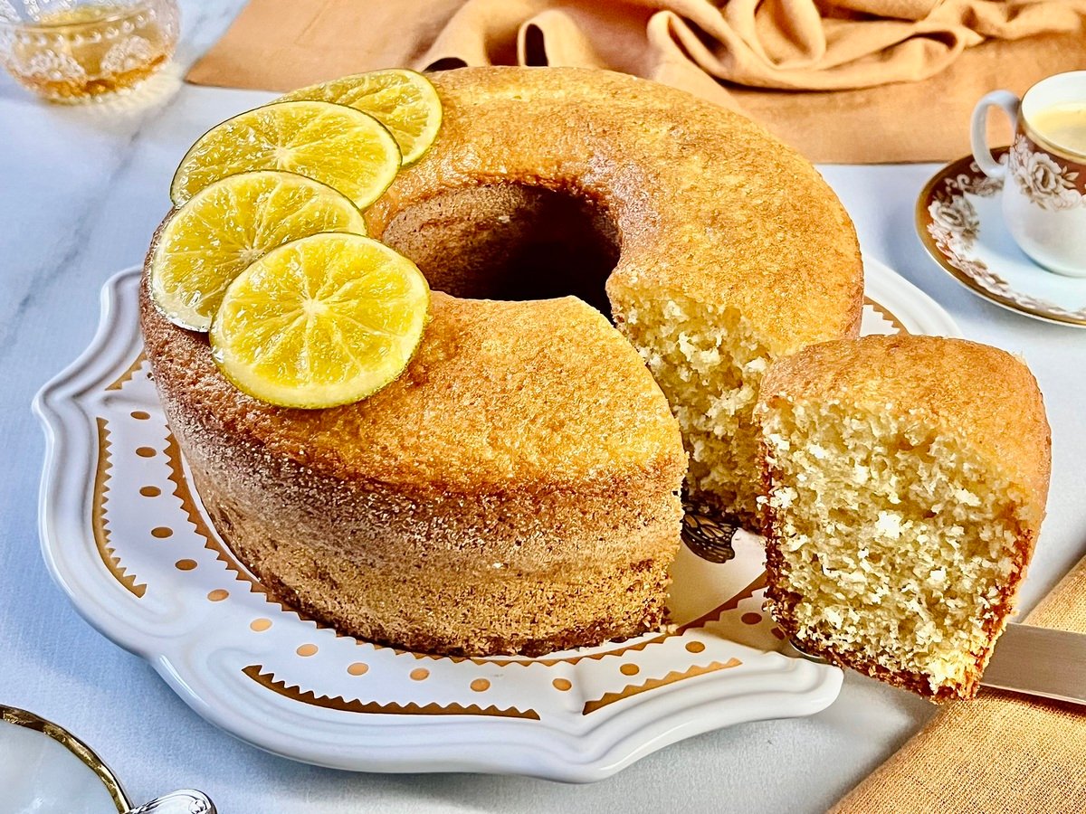 Bolo de laranja com casca simples
