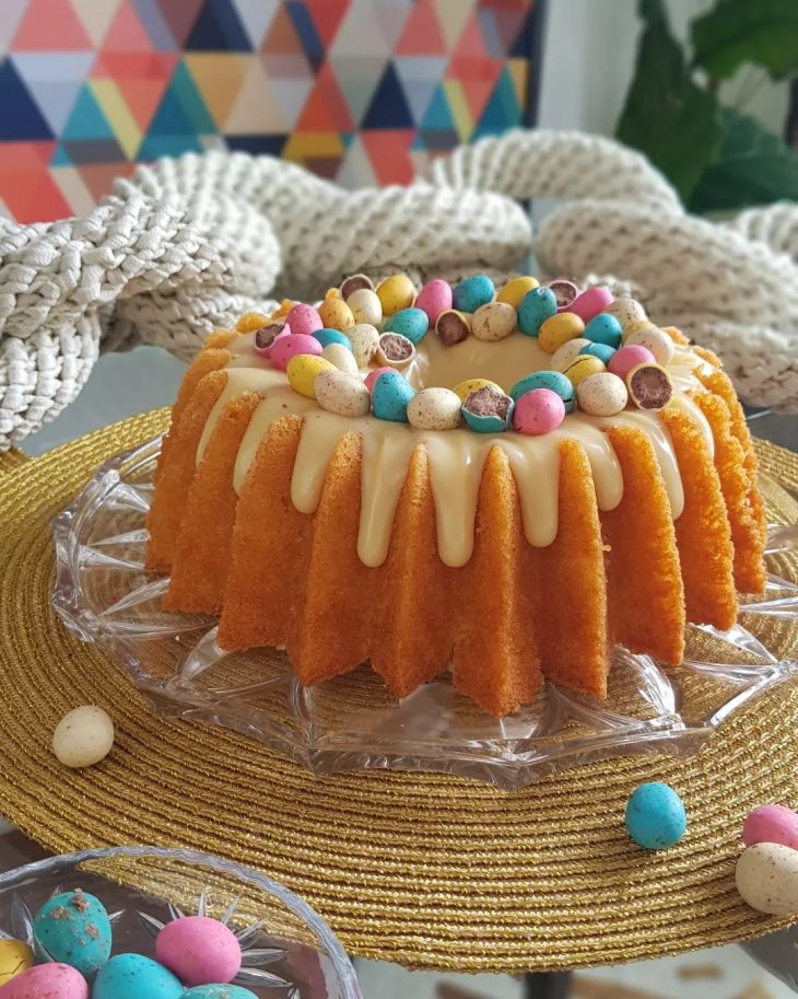 Bolo de laranja com chocolate branco