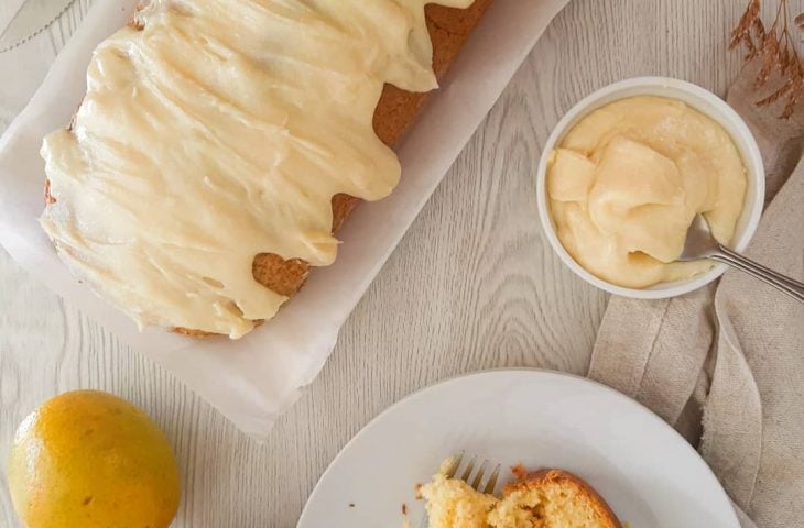Bolo de laranja com cobertura de Ninho