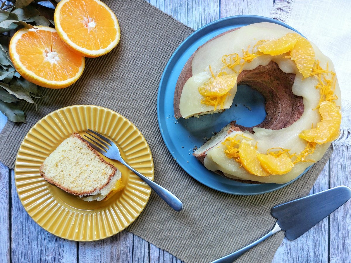 Bolo de laranja com cobertura durinha