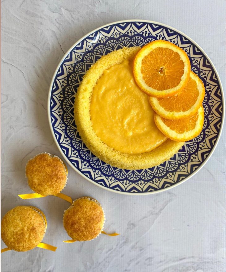 Bolo de laranja com curd