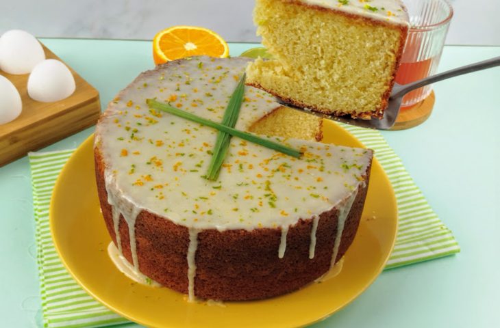 Bolo de laranja com erva cidreira, laranja e limão