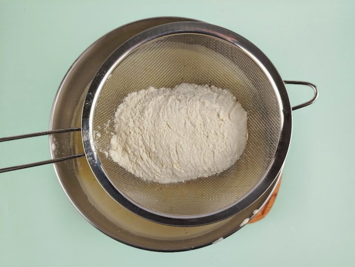 Ingredientes peneirados.