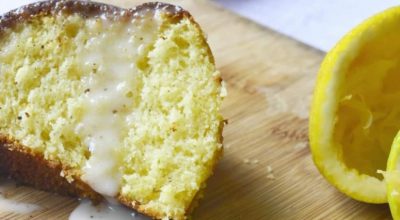 Bolo de laranja com glacê de flor de sabugueiro