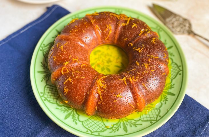Bolo de laranja de liquidificador cremoso