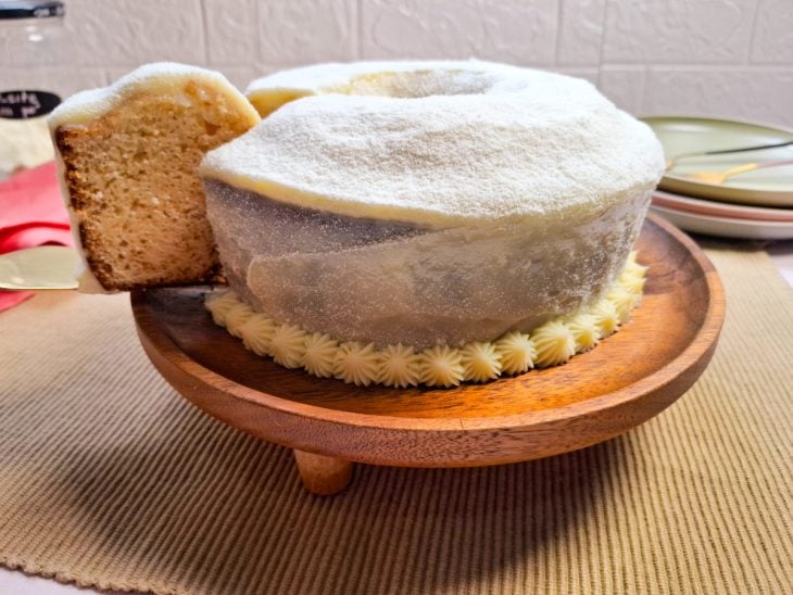 Bolo de leite ninho pronto para consumo.
