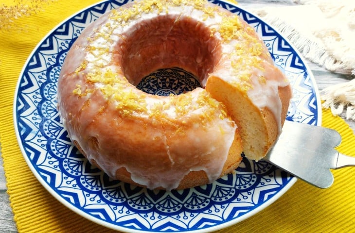 Bolo de limão com iogurte